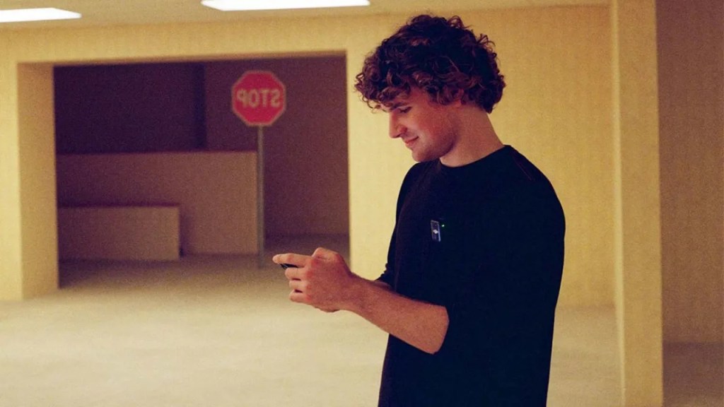 BACKROOMS 2? KANE PARSONS STA PER SCATENARE LA GUERRA PIÙ FOLLE DI HOLLYWOOD