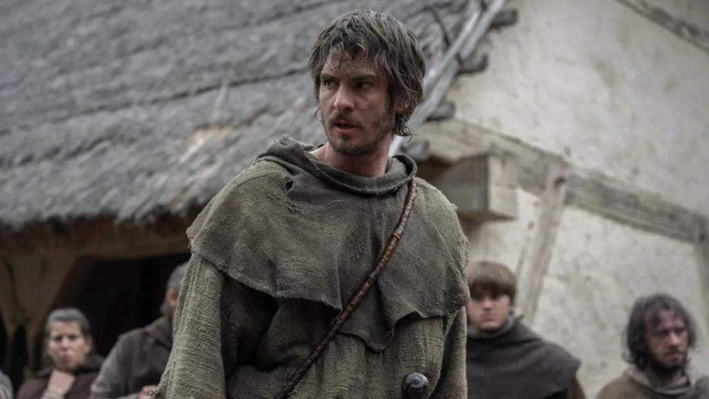 ROBIN HOOD O NO? IL FILM DI ANDREW GARFIELD È DIVENTATO UN CAOS&nbsp;MONDIALE