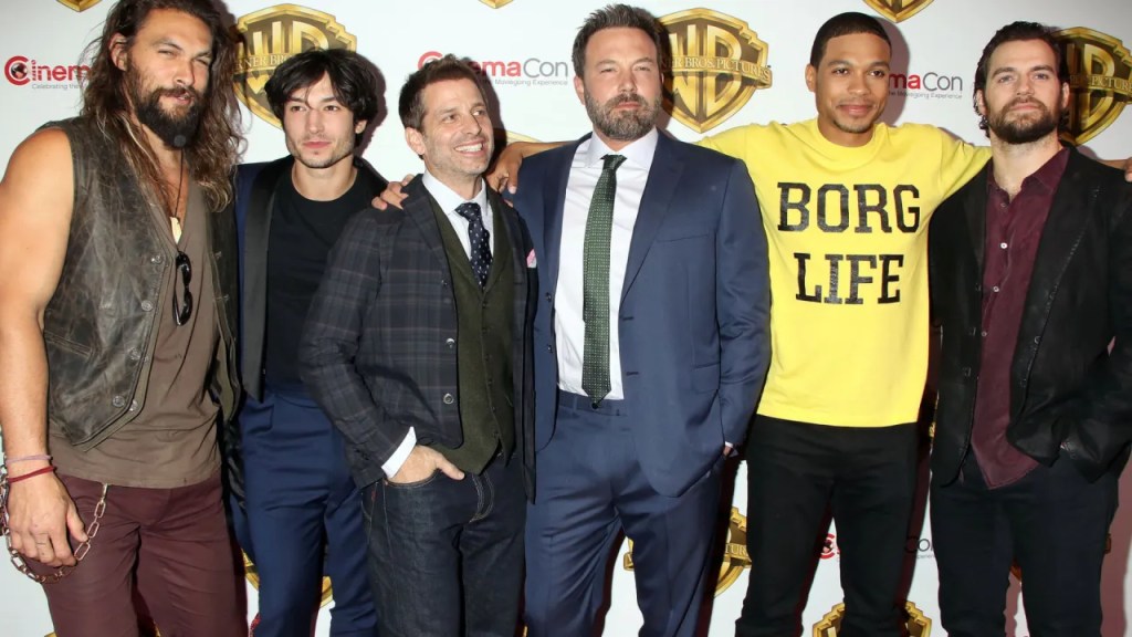 ZACK SNYDER TORNA IN WARNER: LA VERITÀ BOMBA DIETRO “FUGA DA NEW&nbsp;YORK”