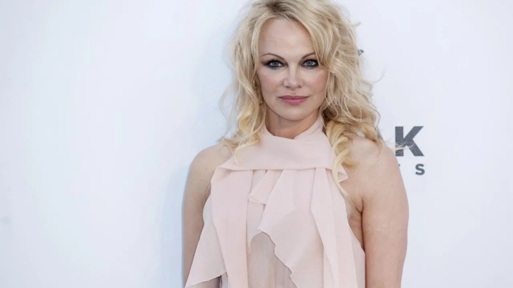 COME PAMELA ANDERSON HA TRASFORMATO UNA CONDANNA IN UNA RINASCITA&nbsp;POTENTE